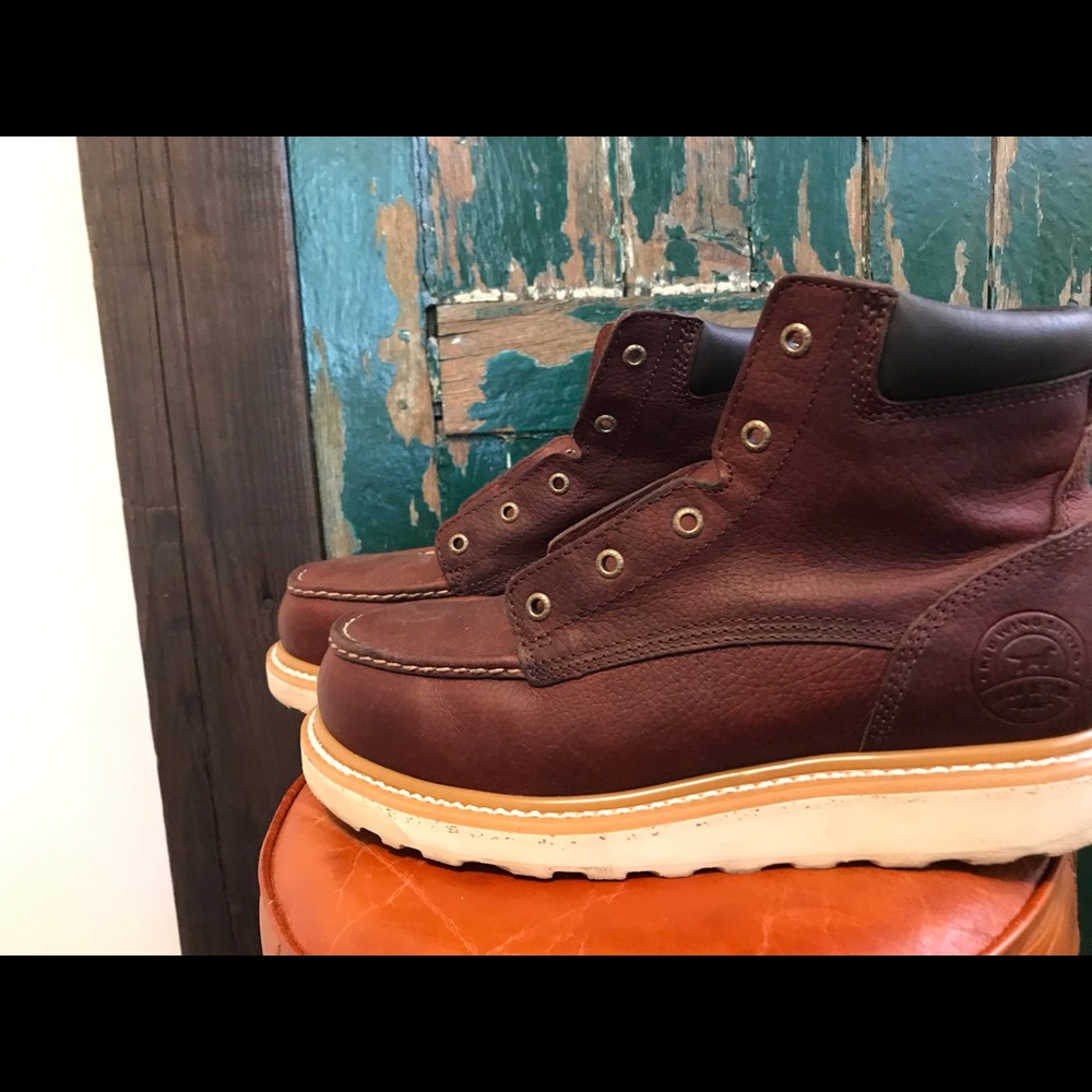Red Wing Moc Toe Irish Setters like new boots
